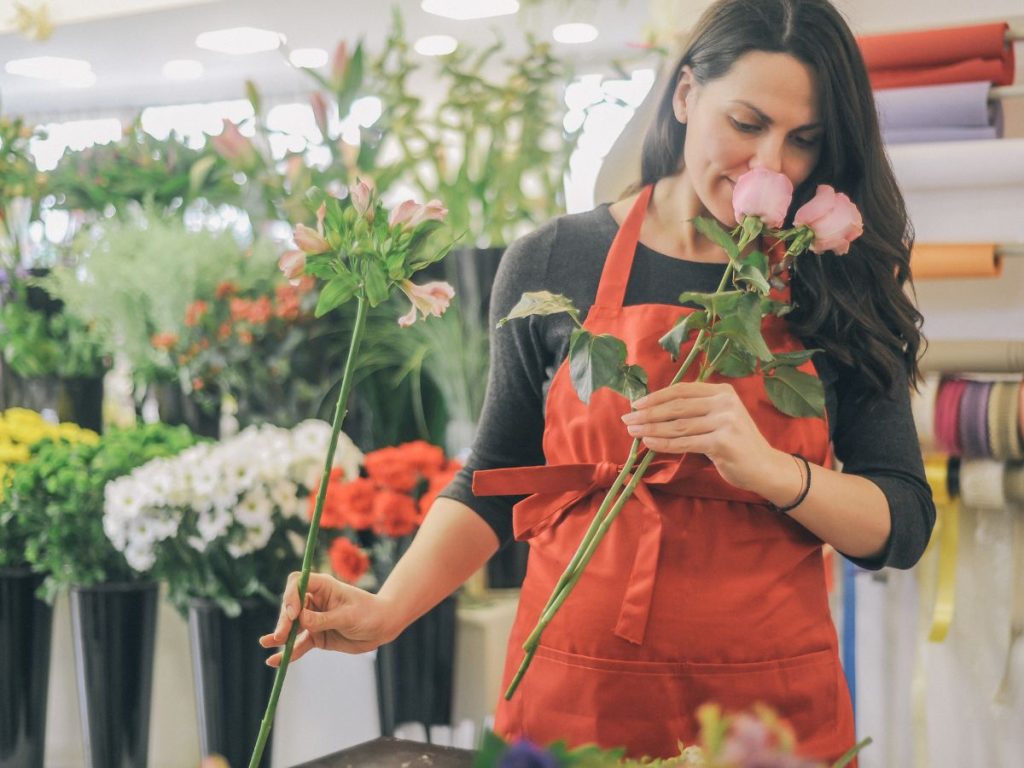 Flower preparation using rapid cooling tunnel systems